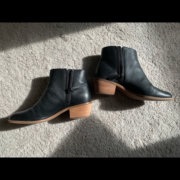 Cole Haan- Womens Booties size 5.5 - Picture 4 of 5
